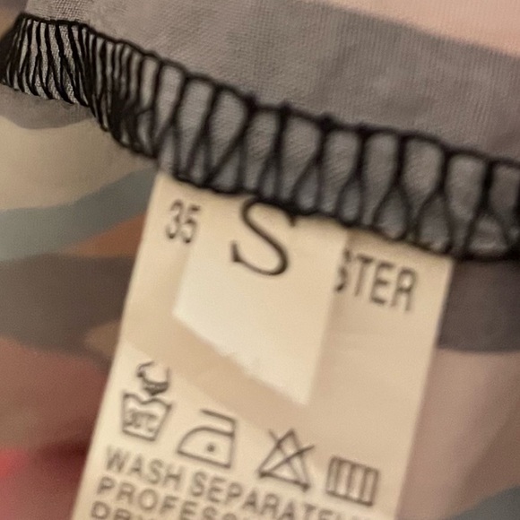 EUC Vibrant Multicolor Floral Kimono Tagged Small but One Size Fits Most - Picture 5 of 6